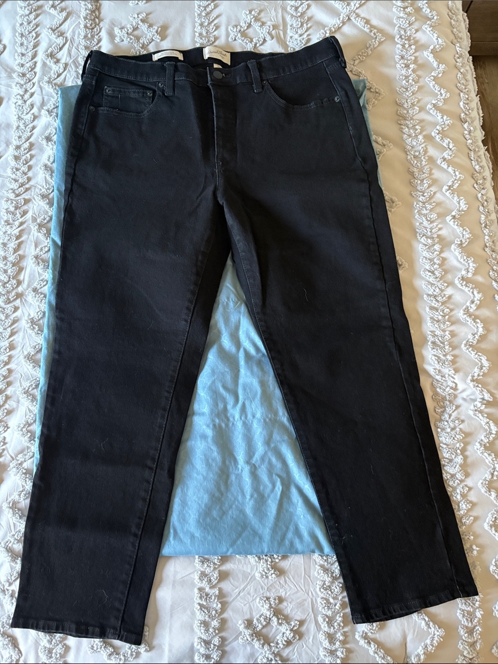 Universal Thread Black Straight Leg Women's Jeans